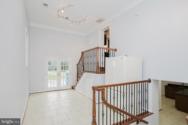 Building Photo - 2177 Chain Bridge Rd