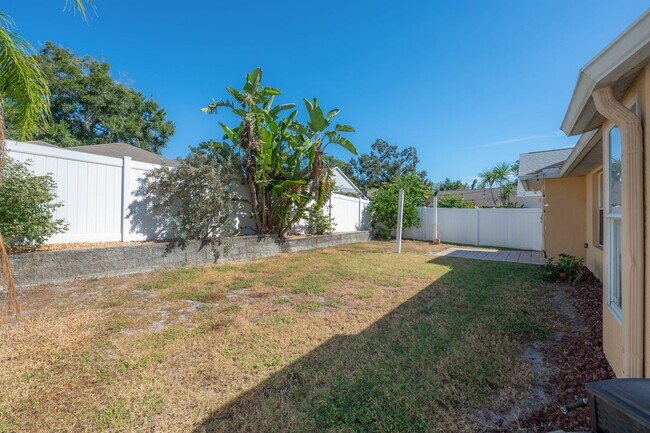 Building Photo - Brandon - 3 Bedroom 2 Bath Home in Gated C...