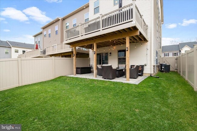 Building Photo - 5924 Pecking Stone St