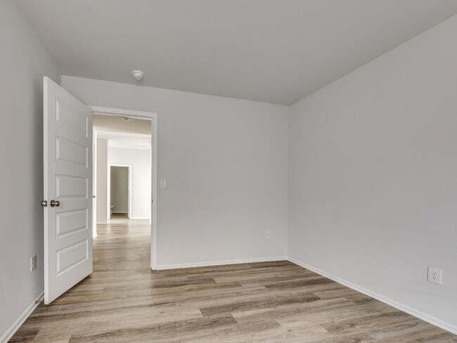 Building Photo - 10044 SW 40th St