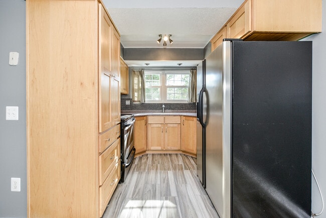 Building Photo - 9330 Caspian Way