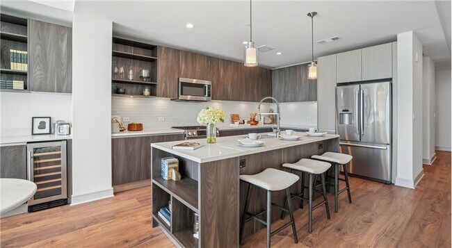 Building Photo - 3410 Yoakum Blvd