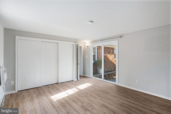 Building Photo - 310 Pine Tree Rd