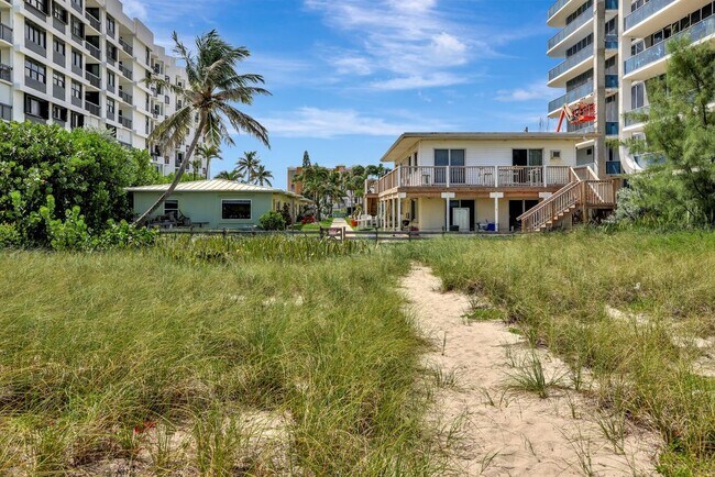 Building Photo - 820 N Ocean Blvd