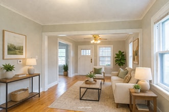 Building Photo - Charming West Plaza Bungalow