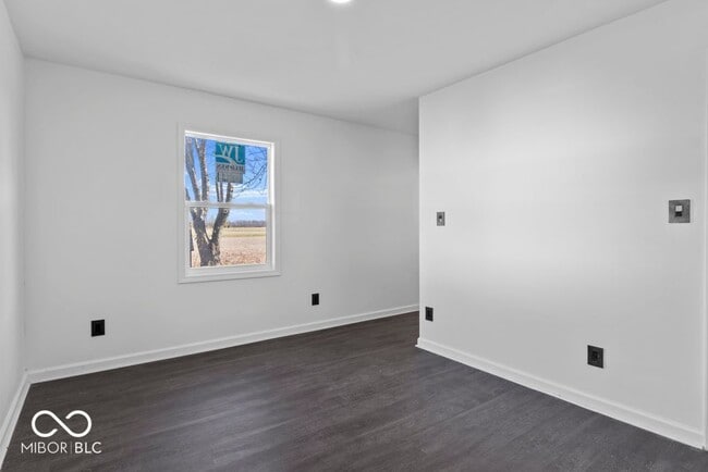 Building Photo - 804 S Albany St