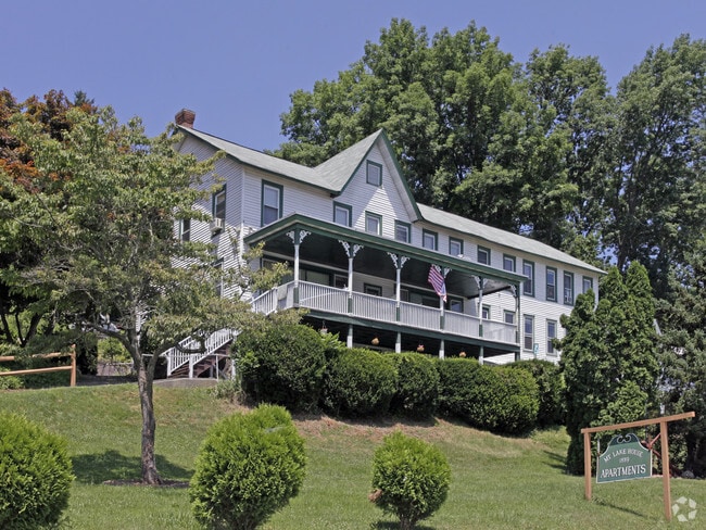 Building Photo - 144 Lakeside Dr W