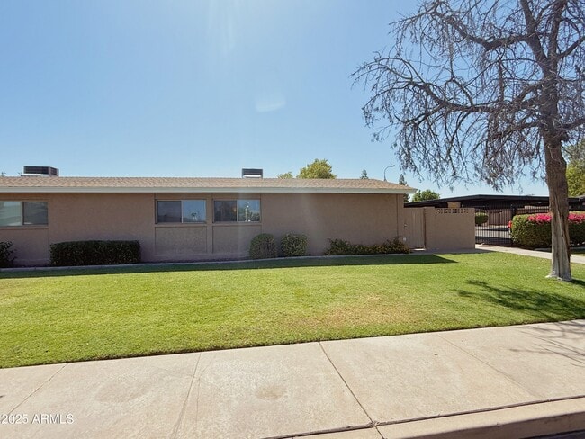 Building Photo - 1310 S Pima