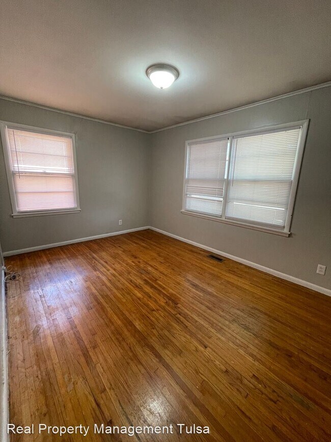 Building Photo - 3 br, 2 bath House - 10953 E 3rd St