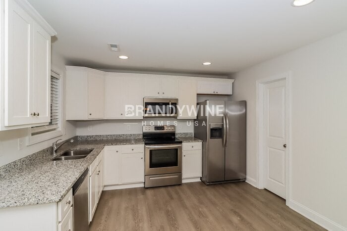 Building Photo - 281 Southcircle Dr NW