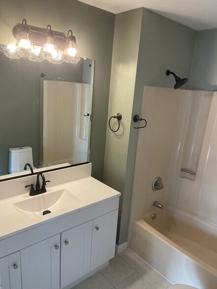 Building Photo - 4310 Brighton Ln