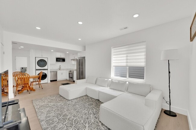 Building Photo - 11676 Dorothy Vista Dr