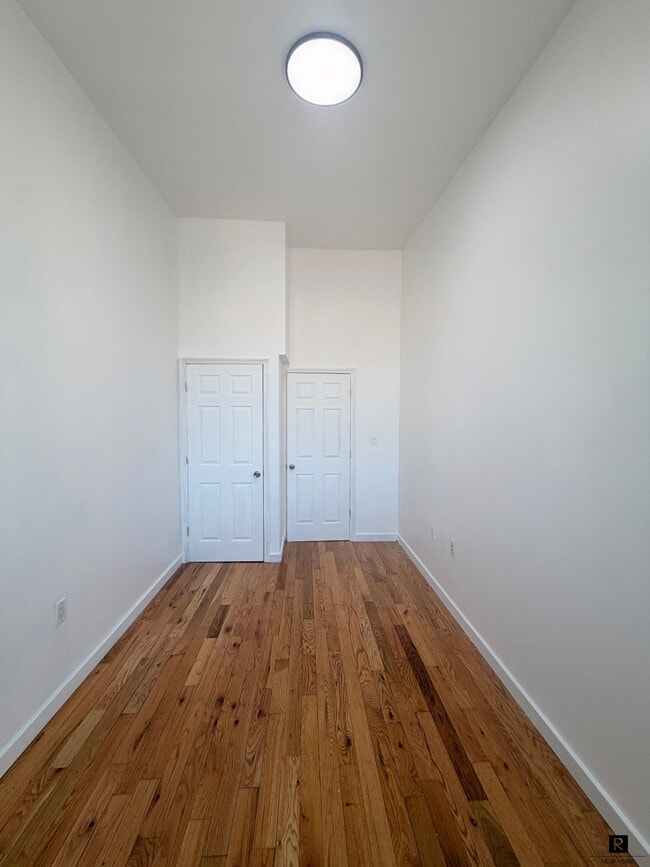 Building Photo - 211 Wyckoff Ave