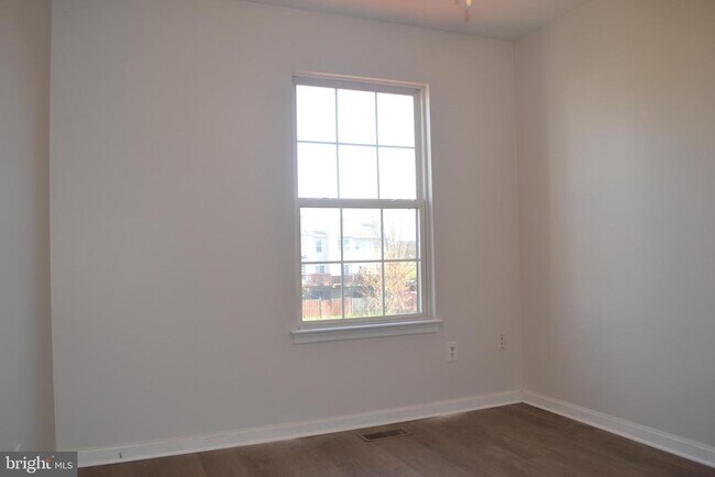 Building Photo - 7104 Collinsworth Pl