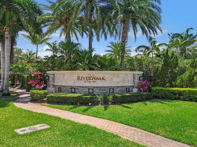 Building Photo - 13013 Riverwalk Cir S