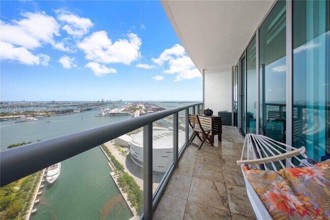 Building Photo - 888 Biscayne Blvd