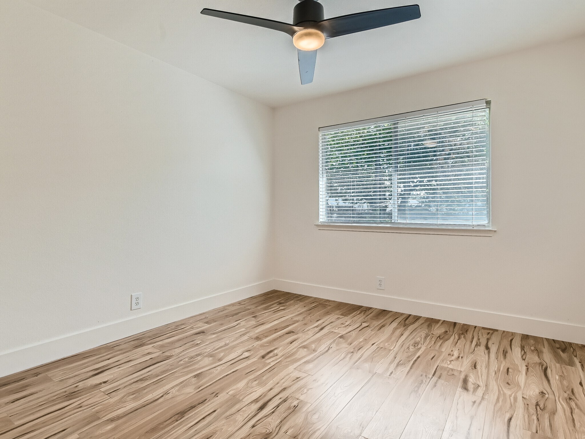 Building Photo - 116 Meadowside Dr