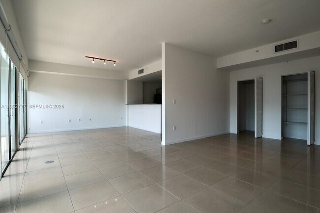 Building Photo - 2694 Inagua Ave