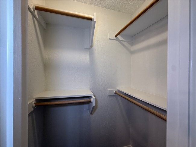 Building Photo - 3636 Lake St