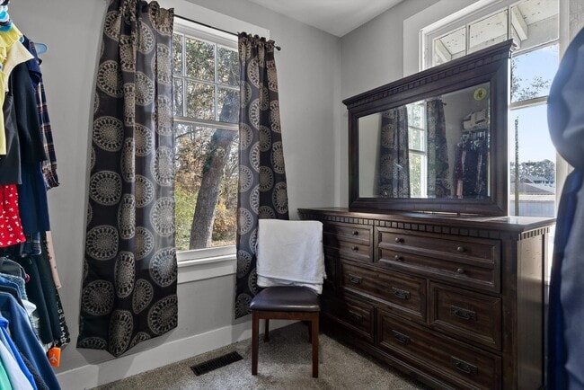 Building Photo - 207 Culberson Ave