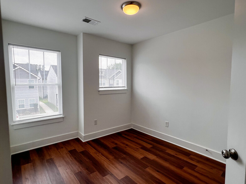 Building Photo - 608 Heavenly Pl