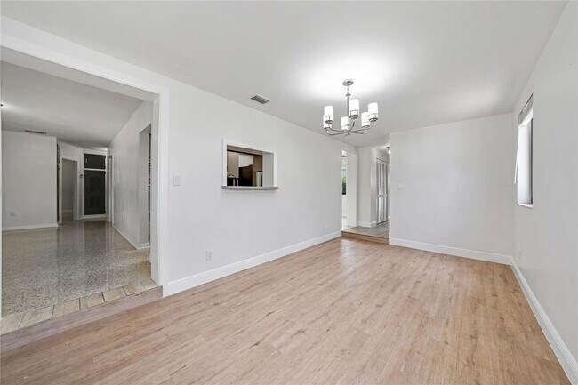 Building Photo - Southeast 9th Court, Hialeah, FL 33010 - 3 BR 2 BA house