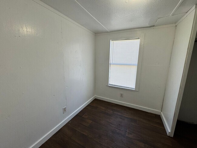 Building Photo - 2 Bedroom / 1 Bath Single wide for Rent – Irvin St, Live Oak, FL