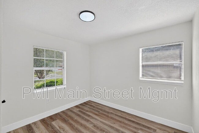 Building Photo - 1098 Leeway Ct