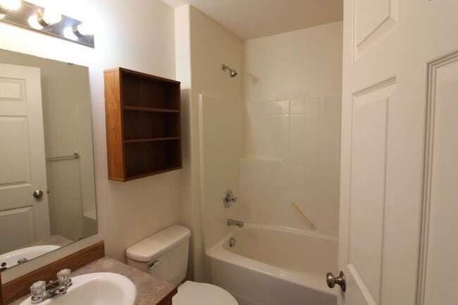 Building Photo - 5108 Catalonia Dr