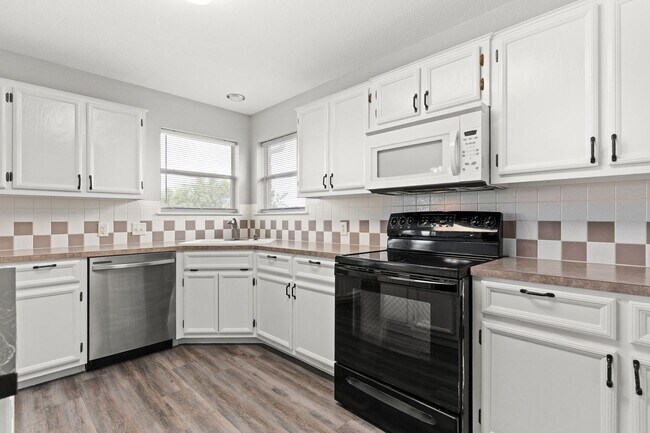 Building Photo - 4305 Maggie Dr
