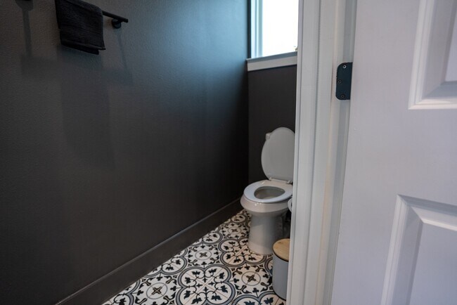 Building Photo - 3818 Lynnfield St