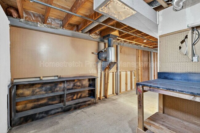 Building Photo - 2 Canary Ct