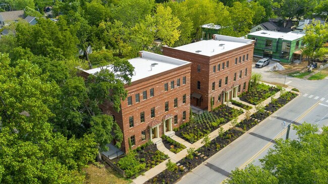 Building Photo - 501 NW B St