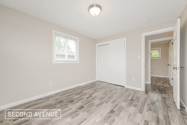 Building Photo - 219 Garden City Dr