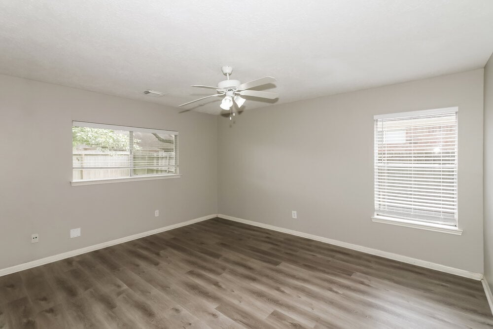 Building Photo - 4635 Linden Pl