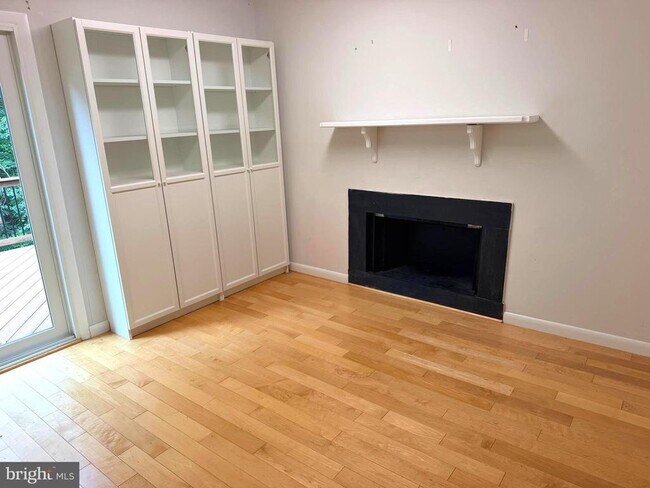 Building Photo - 6062 Hollow Hill Ln
