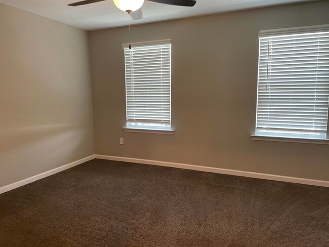 Building Photo - 2253 Del Carmel Way