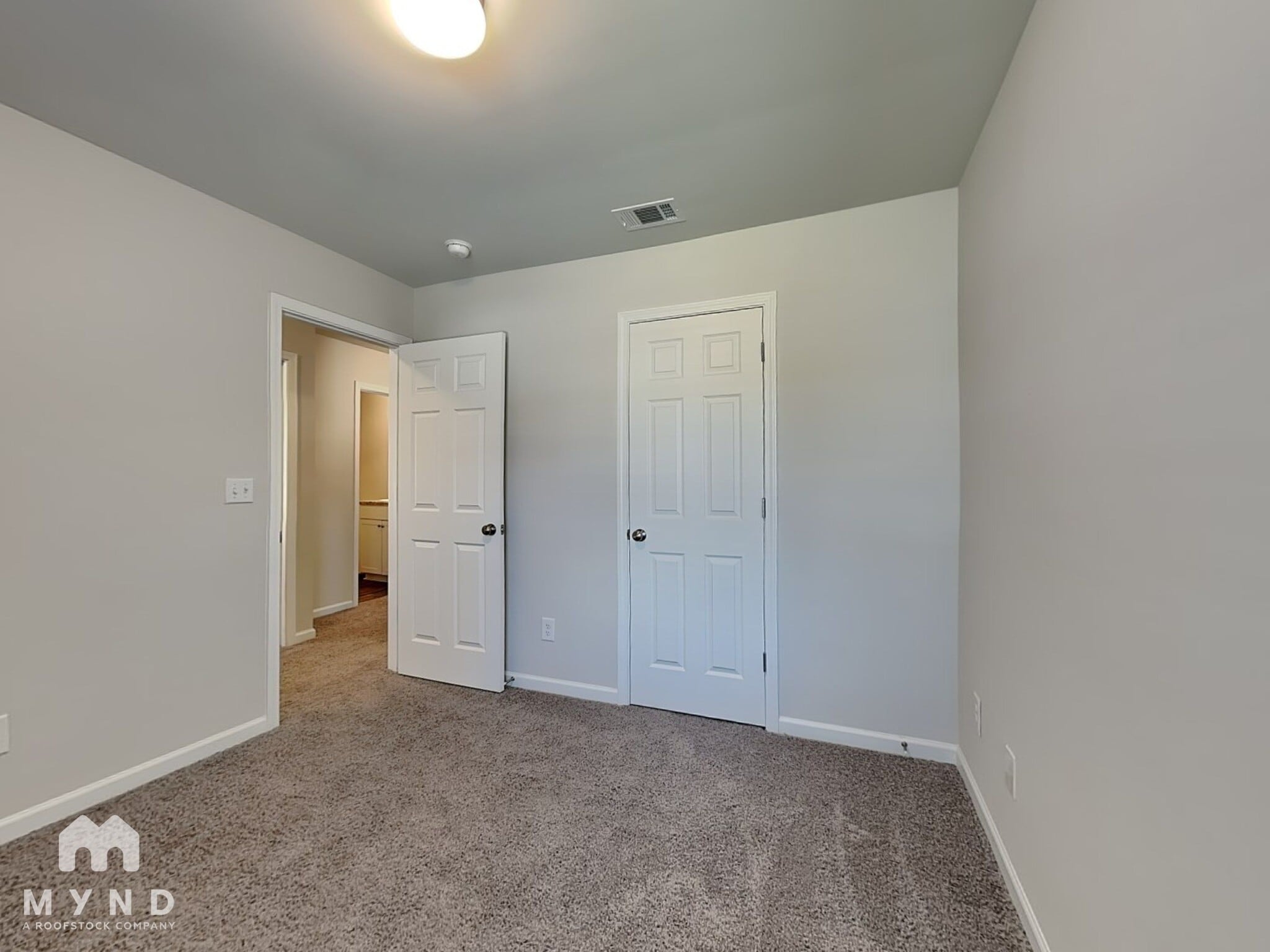 Building Photo - 12384 Waterbury Dr