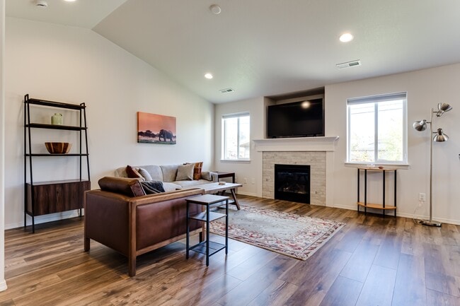 Building Photo - 1526 McKinley St