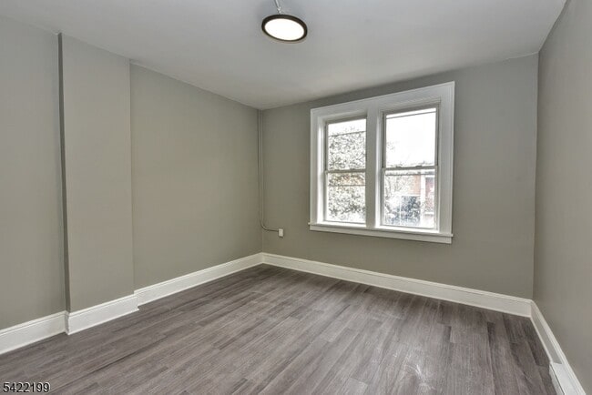 Building Photo - 36 Park Ave