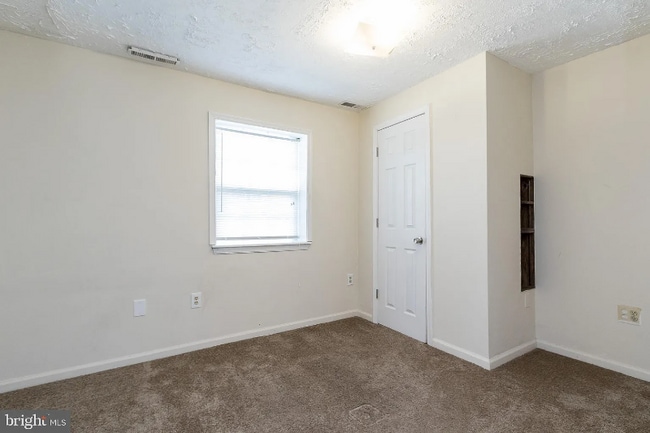 Building Photo - 6204 Barrowfield Ct