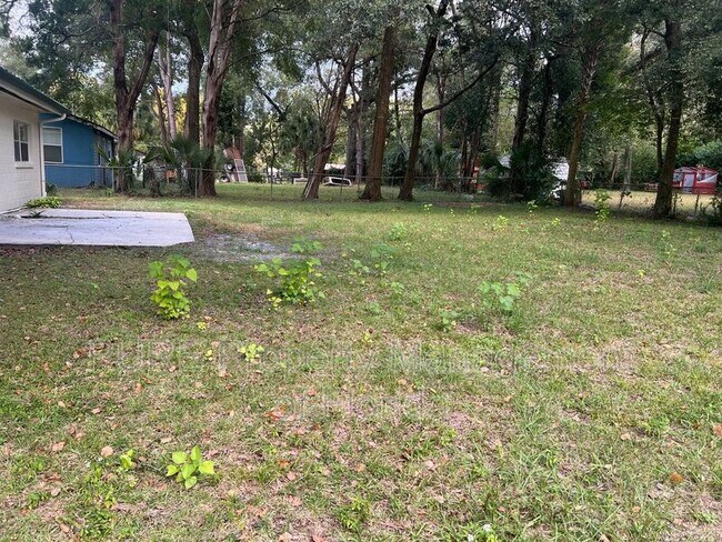 Building Photo - 2205 NE 14th Ave