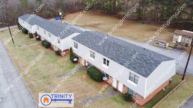 Building Photo - Must See! Beautiful Two Bedroom
