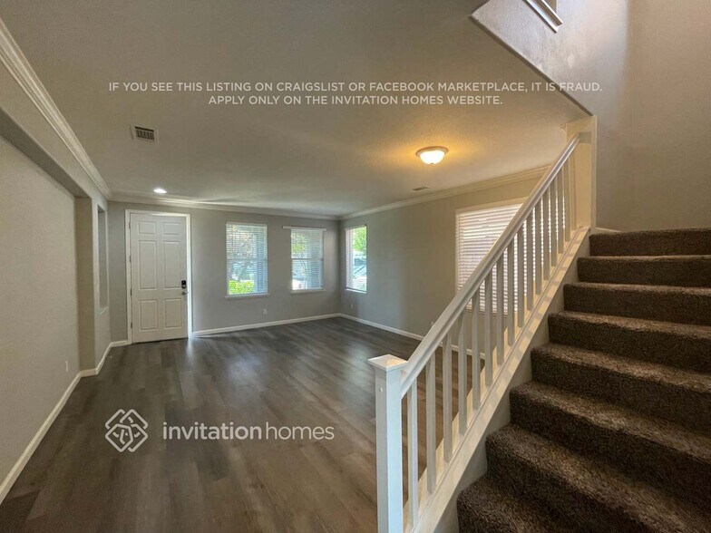 Building Photo - 1120 Villaggio Cir