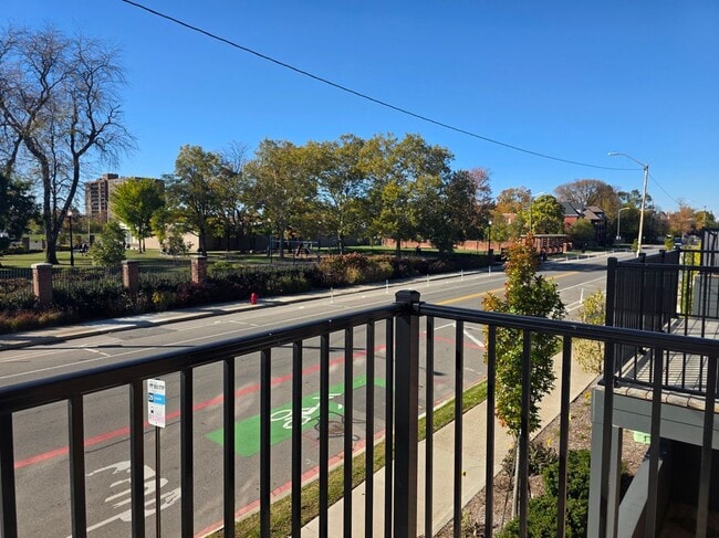 Building Photo - 3604 Trumbull