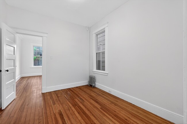 Building Photo - 42 Duer Pl