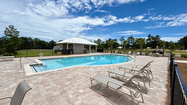 Building Photo - 13 S Main Deck Dr