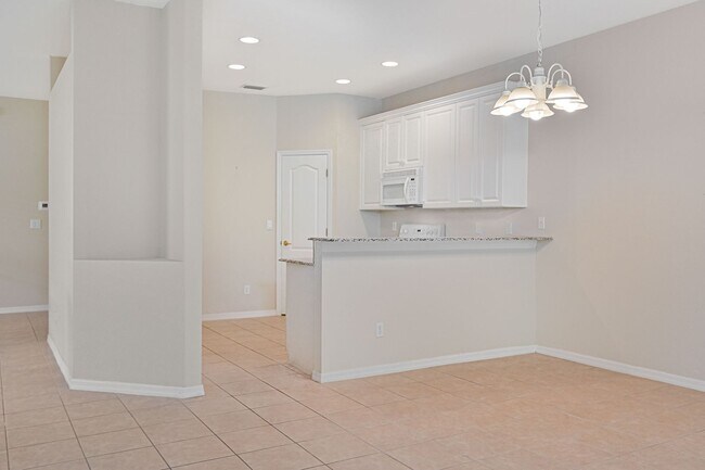Building Photo - ** NOW AVAILABLE ** Villa in Bella Terra  - 2bed/2 bath plus den