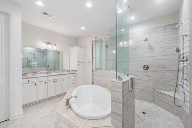 Building Photo - 4713 Emmas Cir W