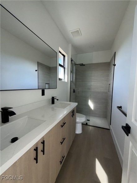 Building Photo - 8033 Oakleaf Cir